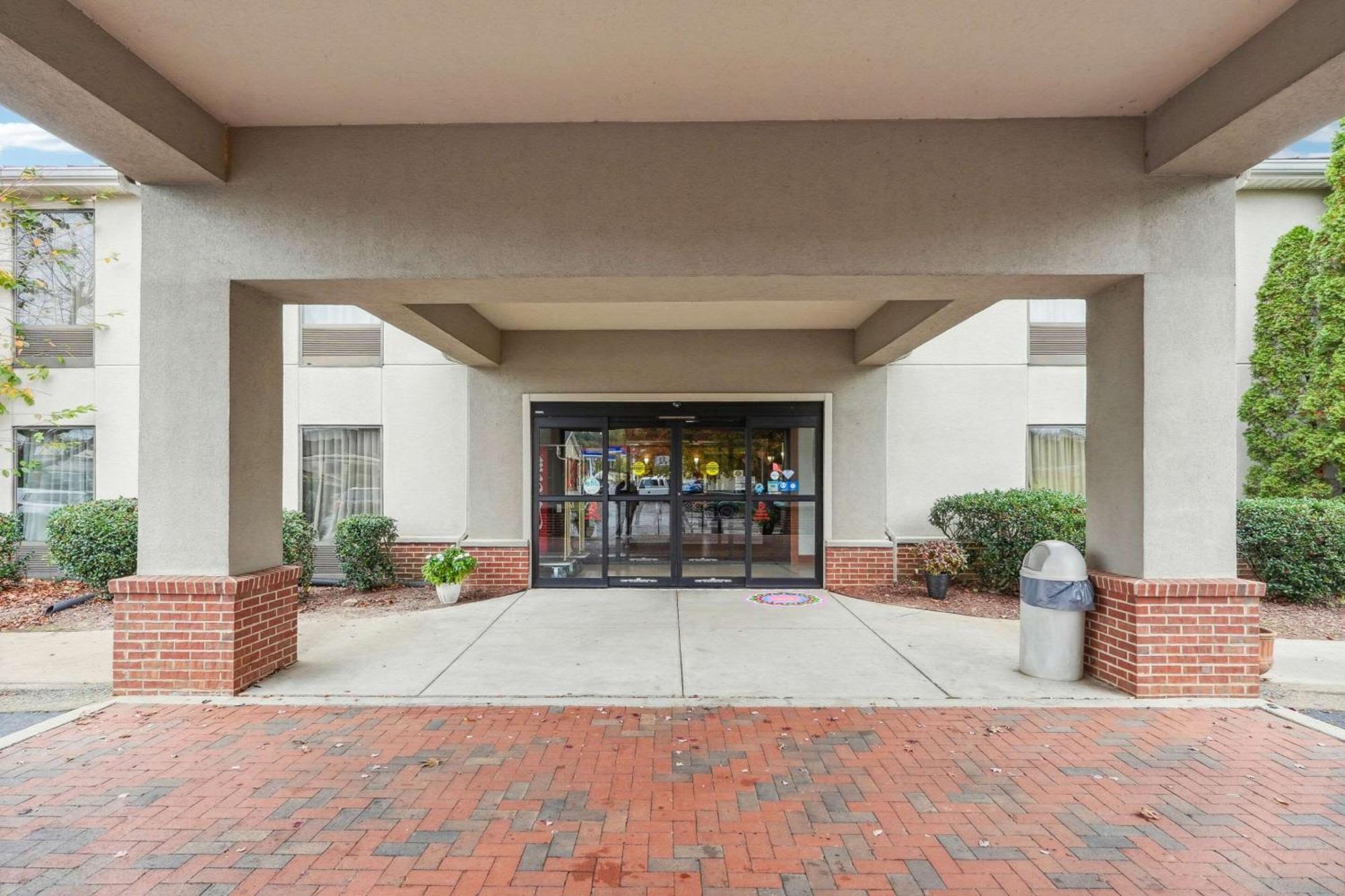 Quality Inn & Suites Dawsonville Exterior foto